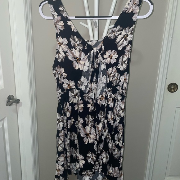 Black dress white flowers! - Picture 3 of 3